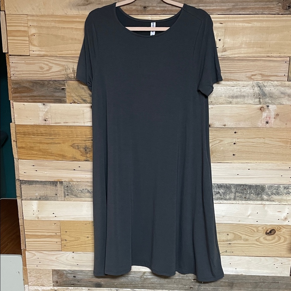Zenana Outfitters size Large Gray Crewneck Soft Short Sleeved Dress with Pockets
